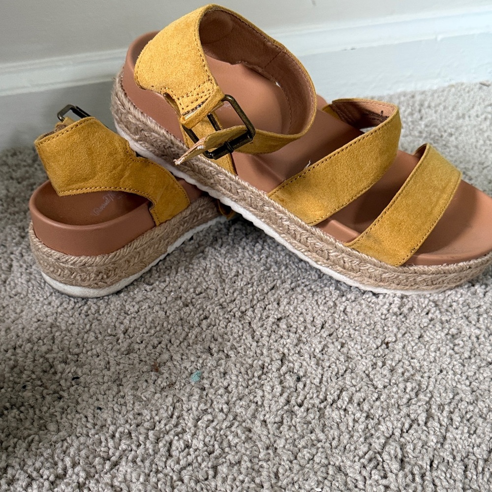 Universal Thread Yellow Espadrille Sandals